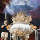 Prayer in Kuching Tua Pek Kong