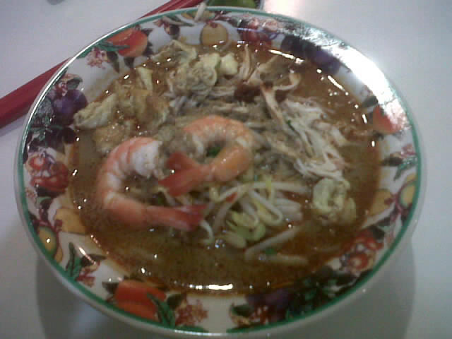 Laksa Sarawak & Curry Puff